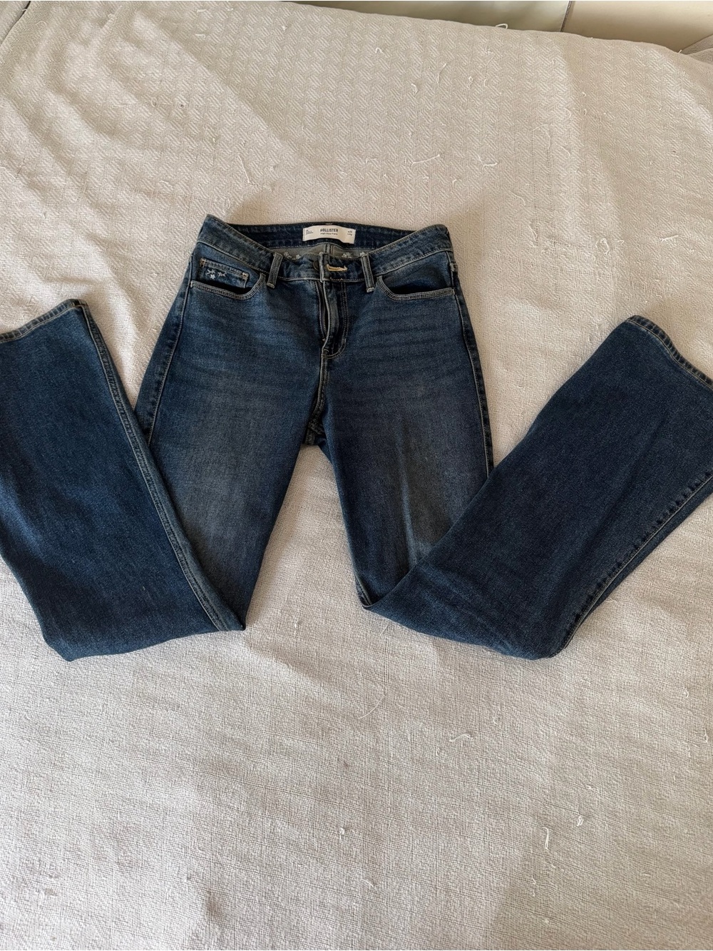 Hollister Women's Dark Blue Straight-Leg Jeans
